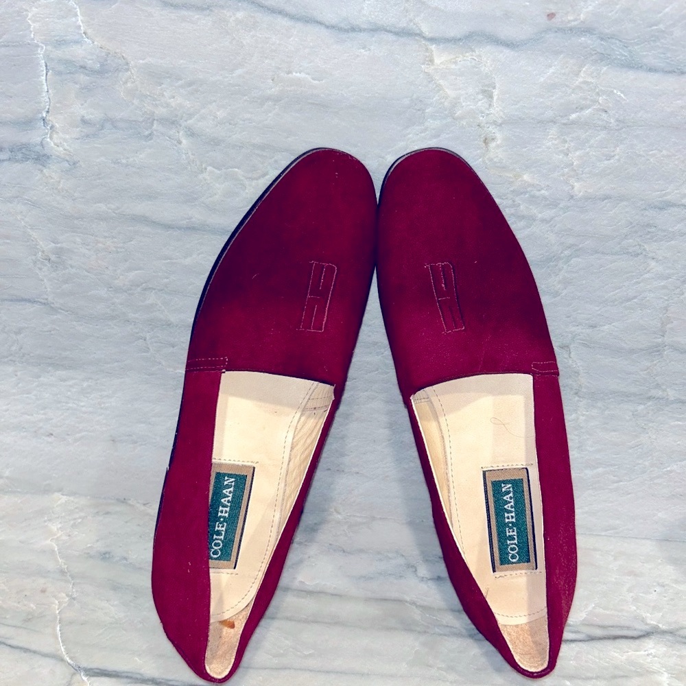 Cole Haan Embossed “H” Burgundy Women’s Loafers. Like new! Size 8.5 Narrow
